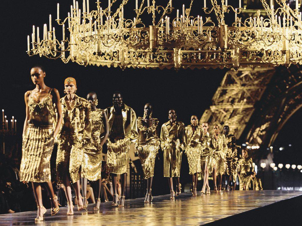 Saint Laurent printemps-été 2027 : Anthony Vaccarello plonge Paris dans un âge d’or
