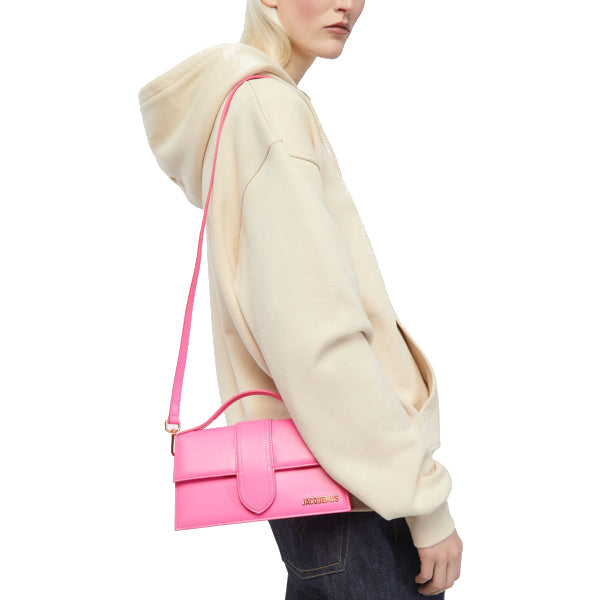 Sac à main avec bandoulière réglable le grand Bambino – Jacquemus