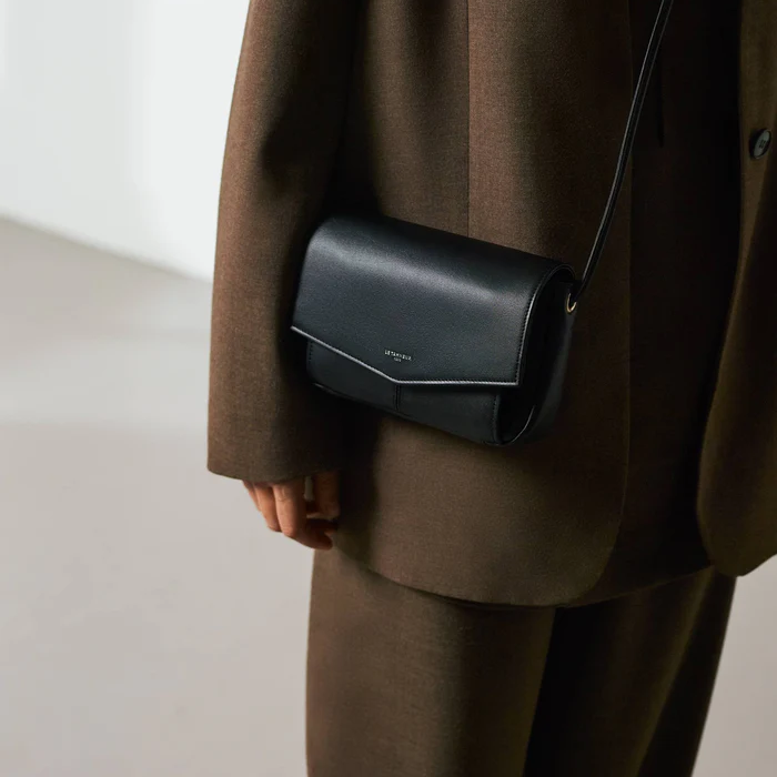 Sac pochette avec bandoulière amovible en cuir lisse Charlotte Le Tanneur
